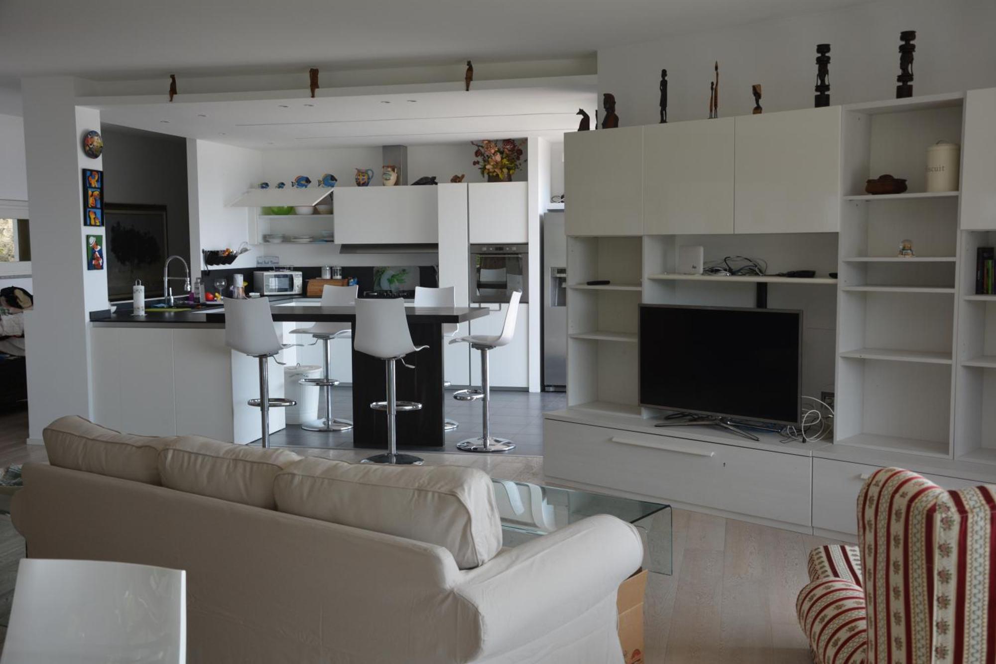 Il Girasole Apartment Meina Bilik gambar
