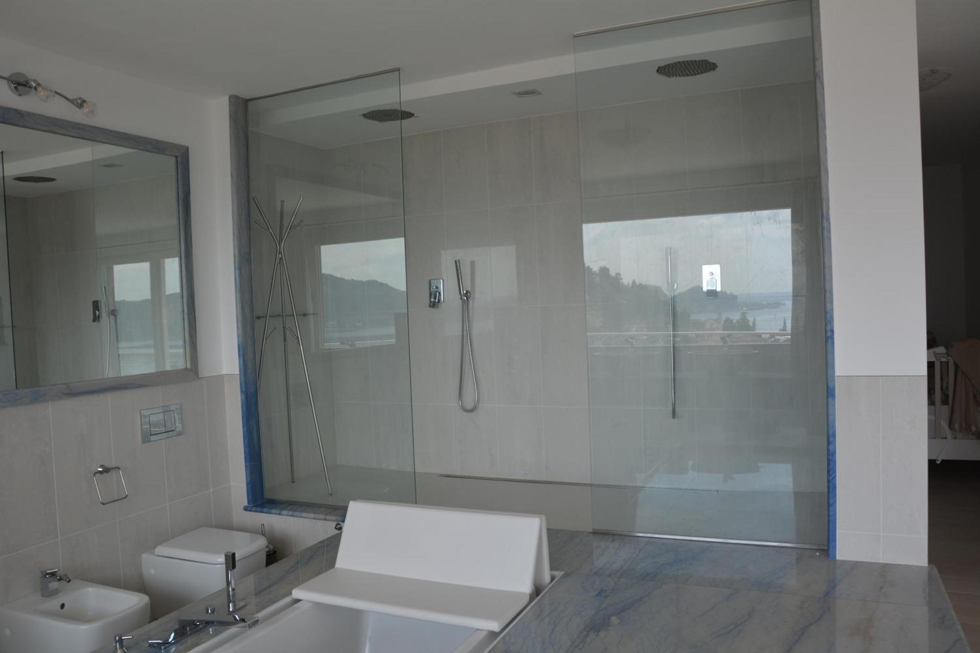 Il Girasole Apartment Meina Bilik gambar